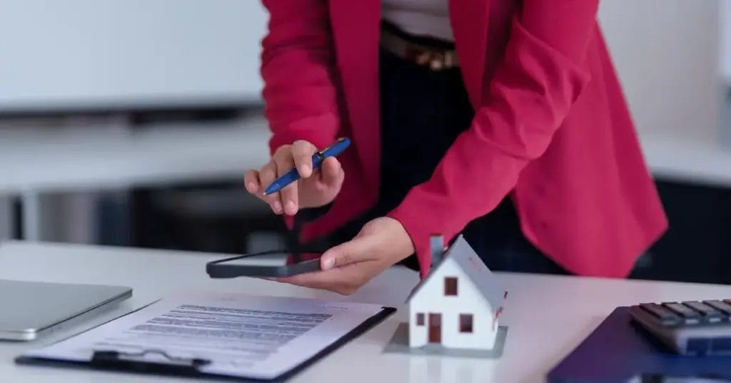 hur nära tomtgräns får man bygga